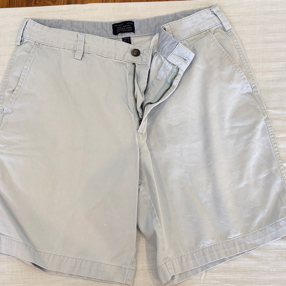 3 pair of Reed Edward Summer Wash Men's Shorts 34/9 1/2
Faded navy, khaki,blue